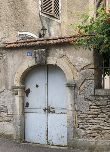 Détail du portail d'entrée. © Région Bourgogne-Franche-Comté, Inventaire du patrimoine Détail du portail d'entrée. © Région Bourgogne-Franche-Comté, Inventaire du patrimoine