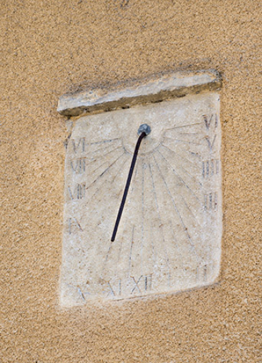 Cadran solaire. © Région Bourgogne-Franche-Comté, Inventaire du patrimoine Cadran solaire. © Région Bourgogne-Franche-Comté, Inventaire du patrimoine