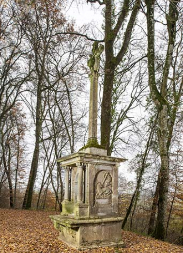 croix monumentale © Région Bourgogne-Franche-Comté, Inventaire du patrimoine  croix monumentale © Région Bourgogne-Franche-Comté, Inventaire du patrimoine