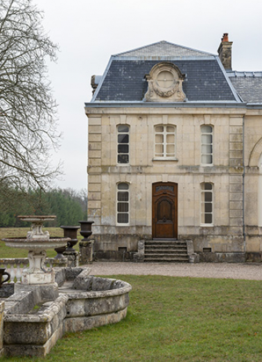 Élévation du pavillon de gauche sur la cour. © Région Bourgogne-Franche-Comté, Inventaire du patrimoine Élévation du pavillon de gauche sur la cour. © Région Bourgogne-Franche-Comté, Inventaire du patrimoine