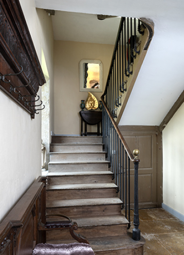 Escalier. © Région Bourgogne-Franche-Comté, Inventaire du patrimoine Escalier. © Région Bourgogne-Franche-Comté, Inventaire du patrimoine