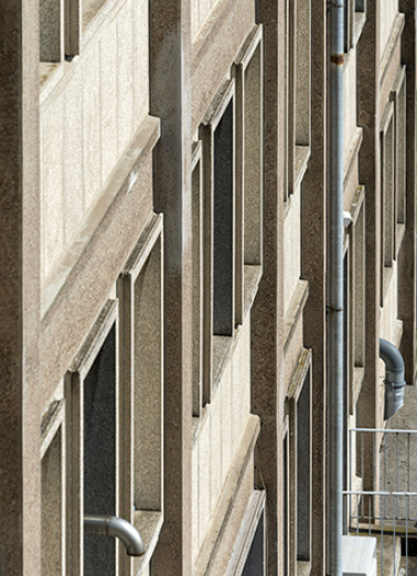 Façade postérieure, corps oriental : baies, vues en plongée et en enfilade. © Région Bourgogne-Franche-Comté, Inventaire du patrimoine
