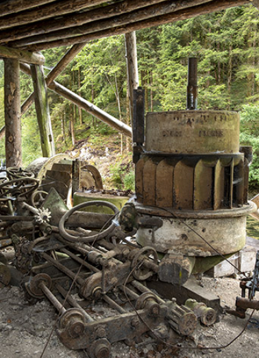 Turbine Douge et transmission démontées. © Région Bourgogne-Franche-Comté, Inventaire du patrimoine