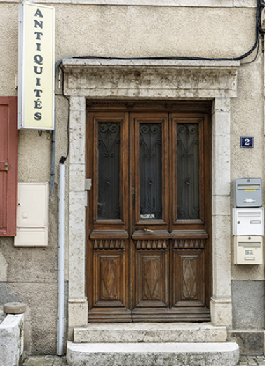 Immeuble 2 rue Jacques Courtois : entrée. © Région Bourgogne-Franche-Comté, Inventaire du patrimoine