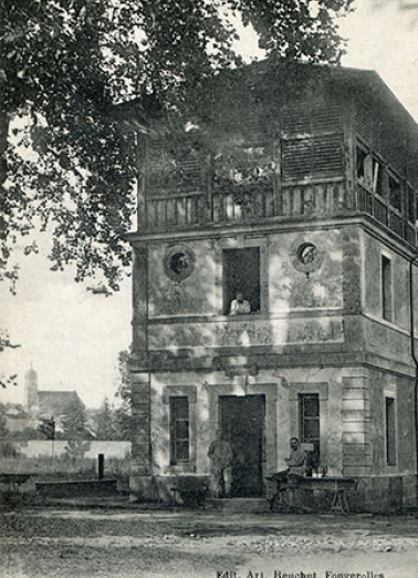 Façade sud-est. © Région Bourgogne-Franche-Comté, Inventaire du patrimoine Façade sud-est. © Région Bourgogne-Franche-Comté, Inventaire du patrimoine