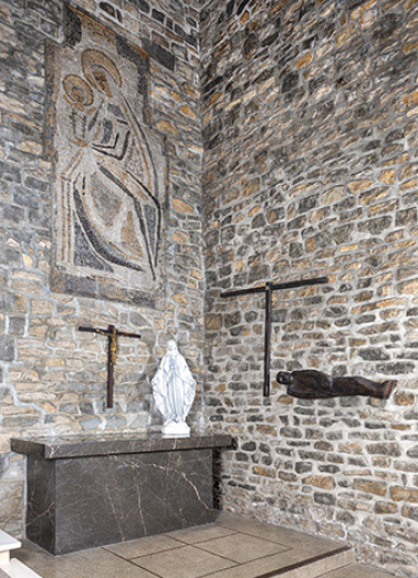  autel croix d'autel revêtement mural chemin de croix © Région Bourgogne-Franche-Comté, Inventaire du patrimoine