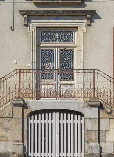  demeure porte linteau moulure corniche © Région Bourgogne-Franche-Comté, Inventaire du patrimoine