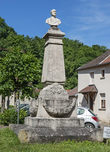 monument sculpture buste © Région Bourgogne-Franche-Comté, Inventaire du patrimoine  monument sculpture buste © Région Bourgogne-Franche-Comté, Inventaire du patrimoine