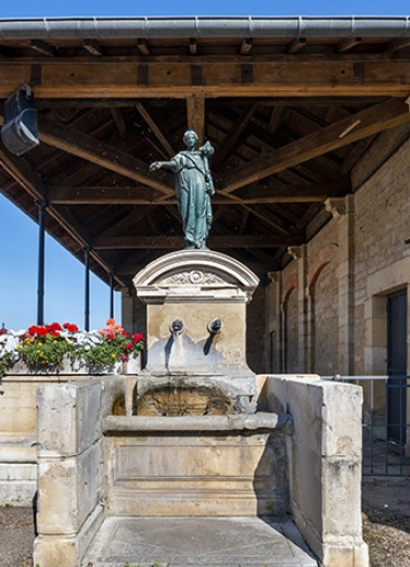 lavoir fontaine statue © Région Bourgogne-Franche-Comté, Inventaire du patrimoine  lavoir fontaine statue © Région Bourgogne-Franche-Comté, Inventaire du patrimoine