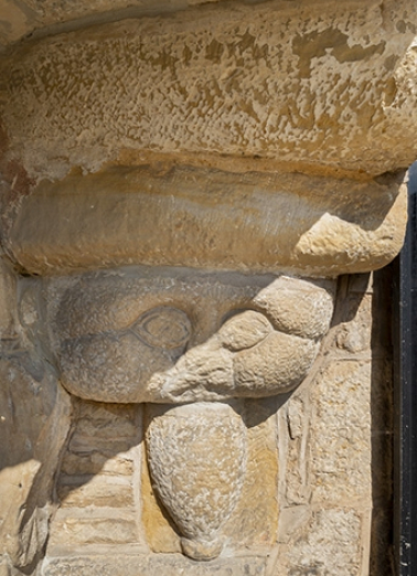 sculpture porte haut-relief © Région Bourgogne-Franche-Comté, Inventaire du patrimoine  sculpture porte haut-relief © Région Bourgogne-Franche-Comté, Inventaire du patrimoine