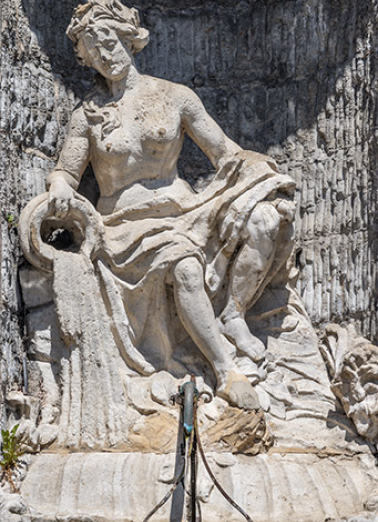 statue © Région Bourgogne-Franche-Comté, Inventaire du patrimoine  statue © Région Bourgogne-Franche-Comté, Inventaire du patrimoine