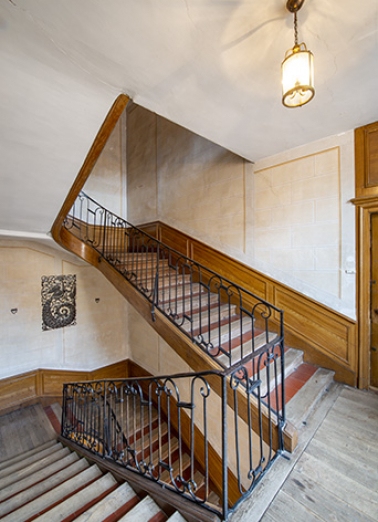 hôtel escalier © Région Bourgogne-Franche-Comté, Inventaire du patrimoine  hôtel escalier © Région Bourgogne-Franche-Comté, Inventaire du patrimoine