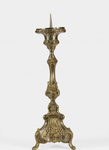 chandelier d'autel © Région Bourgogne-Franche-Comté, Inventaire du patrimoine  chandelier d'autel © Région Bourgogne-Franche-Comté, Inventaire du patrimoine