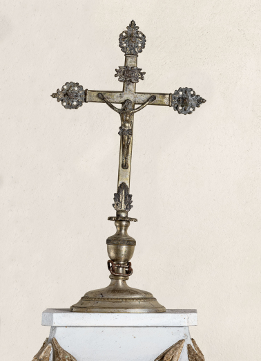 croix d'autel © Région Bourgogne-Franche-Comté, Inventaire du patrimoine  croix d'autel © Région Bourgogne-Franche-Comté, Inventaire du patrimoine