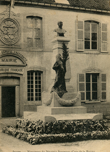 buste mairie hôtel de ville obélisque © Archives départementales de la Haute-Saône  buste mairie hôtel de ville obélisque © Archives départementales de la Haute-Saône