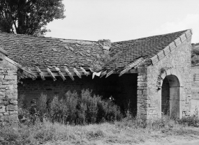 Vue d'ensemble du lavoir, de plan en U. © Région Bourgogne-Franche-Comté, Inventaire du patrimoine