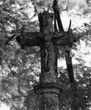 Détail de la croix. © Région Bourgogne-Franche-Comté, Inventaire du patrimoine