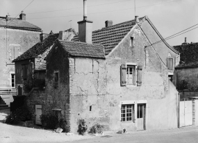 Vue d'ensemble de la maison sise parcelle 253, section AK (cadastre de 1966). © Région Bourgogne-Franche-Comté, Inventaire du patrimoine