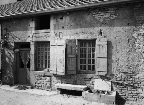 Vue d'ensemble de la maison sise parcelle 205, section AK (cadastre de 1966). © Région Bourgogne-Franche-Comté, Inventaire du patrimoine