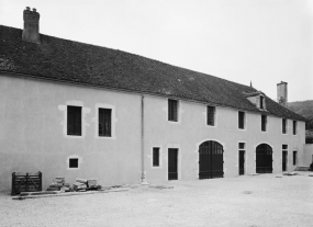 Vue d'ensemble des dépendances. © Région Bourgogne-Franche-Comté, Inventaire du patrimoine