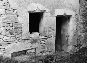 Détail de la porte et de la fenêtre. © Région Bourgogne-Franche-Comté, Inventaire du patrimoine