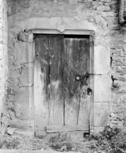 Détail de la porte. © Région Bourgogne-Franche-Comté, Inventaire du patrimoine