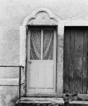 Détail de la porte. © Région Bourgogne-Franche-Comté, Inventaire du patrimoine