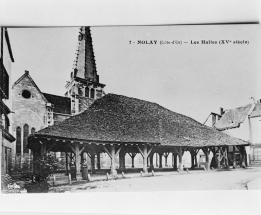 Les Halles de Nolay. Carte postale ancienne. © Région Bourgogne-Franche-Comté, Inventaire du patrimoine