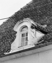 Détail d'une lucarne. © Région Bourgogne-Franche-Comté, Inventaire du patrimoine