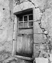 Détail de la porte. © Région Bourgogne-Franche-Comté, Inventaire du patrimoine