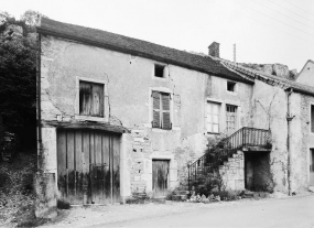 Vue d'ensemble, de trois quarts droit. © Région Bourgogne-Franche-Comté, Inventaire du patrimoine