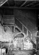 Détail : escalier en bois. © Région Bourgogne-Franche-Comté, Inventaire du patrimoine