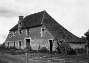 Vue de trois-quart droit. © Région Bourgogne-Franche-Comté, Inventaire du patrimoine