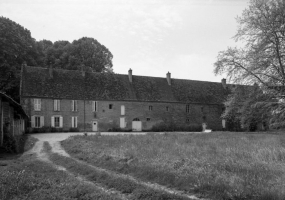 Bâtiment de l'ancien château, élévation sur cour. © Région Bourgogne-Franche-Comté, Inventaire du patrimoine