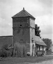 Colombier (logis daté 1761). © Région Bourgogne-Franche-Comté, Inventaire du patrimoine