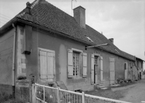 Bâtiment d'habitation, élévation antérieure sur cour © Région Bourgogne-Franche-Comté, Inventaire du patrimoine