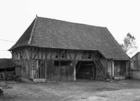 Bâtiment abritant les remises et le séchoir. © Région Bourgogne-Franche-Comté, Inventaire du patrimoine