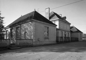 Vue d'ensemble de trois-quarts gauche. © Région Bourgogne-Franche-Comté, Inventaire du patrimoine