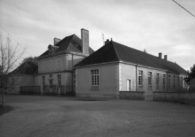 Vue d'ensemble de trois-quarts droit. © Région Bourgogne-Franche-Comté, Inventaire du patrimoine