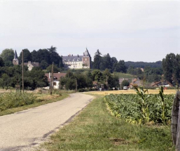 Vue panoramique prise du sud du village. © Région Bourgogne-Franche-Comté, Inventaire du patrimoine