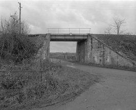 Pont du chemin de fer : vue d'ensemble prise du nord. © Région Bourgogne-Franche-Comté, Inventaire du patrimoine