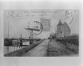 Vue d'ensemble prise du chemin de halage. Carte postale ancienne. Cachet daté du 12/08/1905. © Région Bourgogne-Franche-Comté, Inventaire du patrimoine