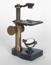 microscope © Région Bourgogne-Franche-Comté, Inventaire du patrimoine