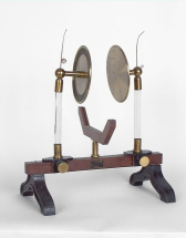 instrument de démonstration en électrostatique © Région Bourgogne-Franche-Comté, Inventaire du patrimoine