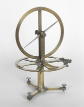 instrument de mesure de l'inclinaison magnétique © Région Bourgogne-Franche-Comté, Inventaire du patrimoine
