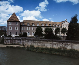 Façade postérieure (ouest) sur l'Ouche. © Région Bourgogne-Franche-Comté, Inventaire du patrimoine