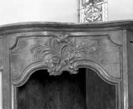 Détail du décor sculpté de la loge droite. © Région Bourgogne-Franche-Comté, Inventaire du patrimoine