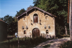 Maison du docteur Pailloux : dépendances avec pigeonnier. © Région Bourgogne-Franche-Comté, Inventaire du patrimoine