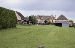 Vue d'ensemble, façade du logis. © Région Bourgogne-Franche-Comté, Inventaire du patrimoine