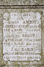 Inscription du piédestal. © Région Bourgogne-Franche-Comté, Inventaire du patrimoine